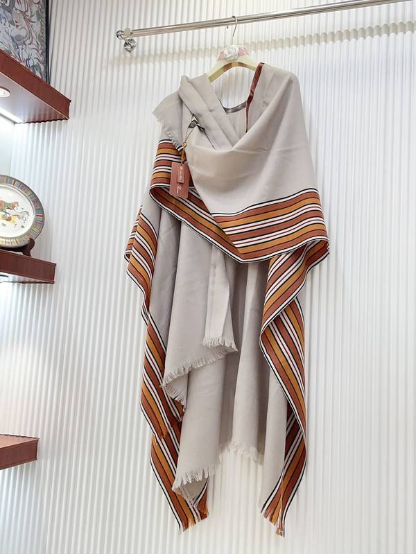 Loro Piana Cloak LPC00067 Loro Piana Cloak LPC00067